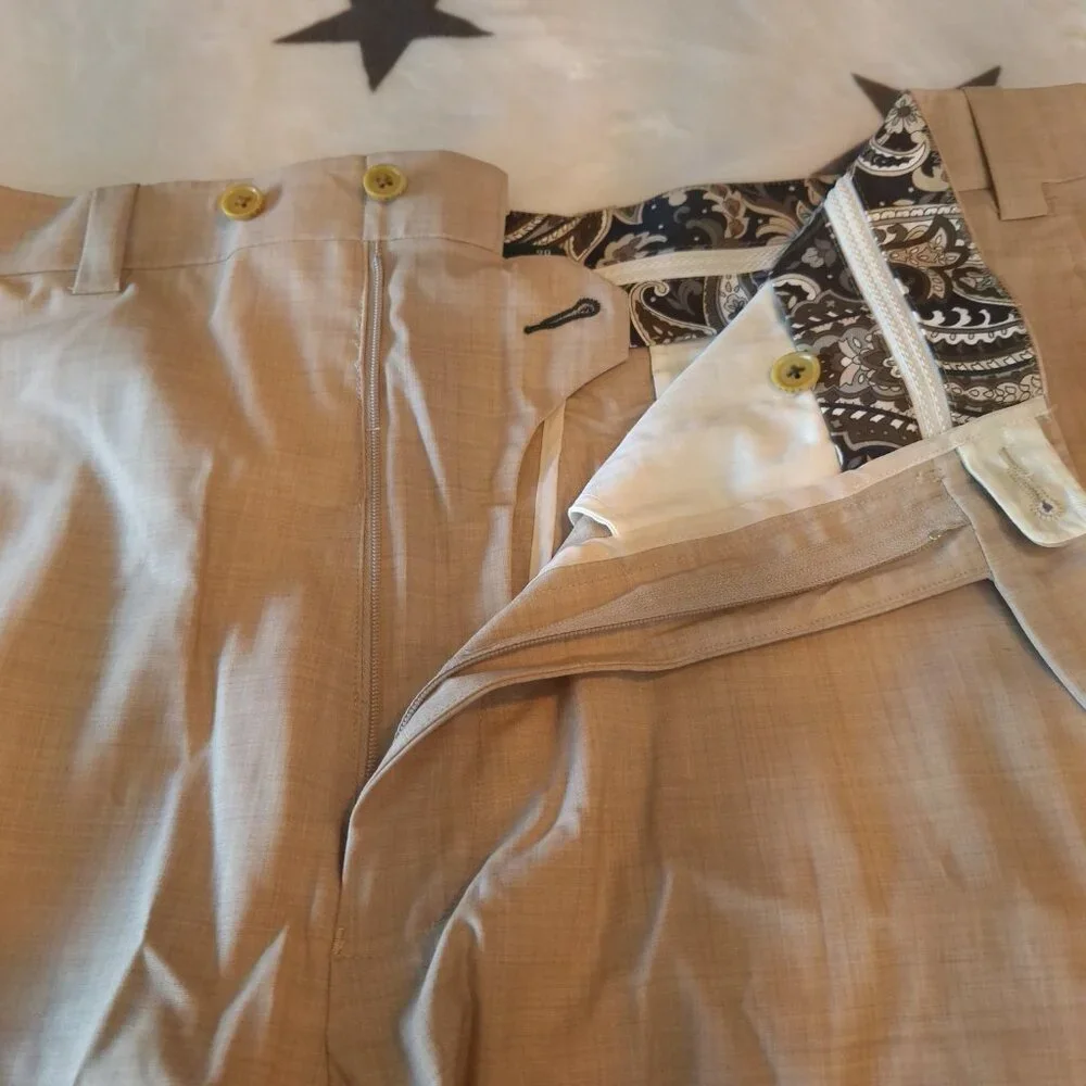 Antas Size 38 Malibu Beige Shorts by Botto Giuseppe‎ 96% Wool 4% Spandex